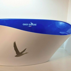 Cubo de Hielo Grey Goose, Cubo GGv, Cubo Metálico Grey Goose, Cubo LED Grey Goose - Product Image 1