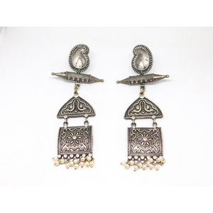 2024 nouvelles boucles d'oreilles ethniques de grande taille faites à la main en argent se ressemblent design pour femmes et filles - Product Image 1