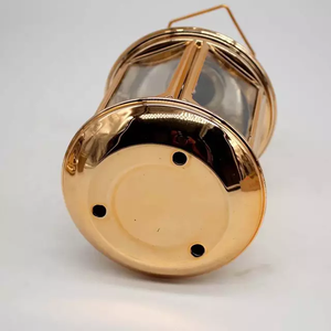 Linterna de viento con luz de caballo de vidrio portátil con candelabro de hierro, portavelas de Metal colgante y tarros de velas - Product Image 5