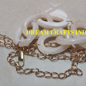 Bolso de mano de resina y Metal con diseño personalizado, cadena de Color perla, Correa multiusos para móvil, protector facial, monedero - Product Image 2