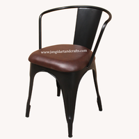 Beliebte billige Retro industrielle Fast-Food-Möbel Stand Sitz Cafe Restaurant Eisen Holztisch und 2 Pu Leder Stühle Set