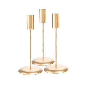 Soporte de vela de tres tamaños diferentes en soporte de vela pulido de oro de metal con chimenea de vidrio para decoración del hogar - Product Image 6