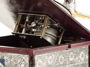 Haute qualité rétro argent laiton Gramophone joueur rétro Trombone Design pour la décoration intérieure - Product Image 5