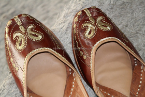 Women's Ethnic Style Leather Jutti Kussa Flats Indian Mojari Jutti - Product Image 5