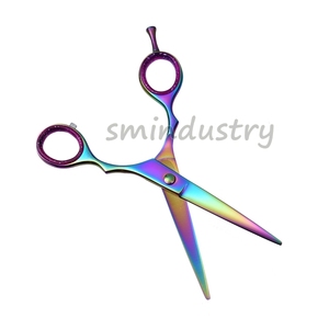 Ciseaux de barbier professionnels vente en gros, 5,5 pouces, en acier inoxydable 440C, avec repose-doigt réglable (SC07) - Product Image 2