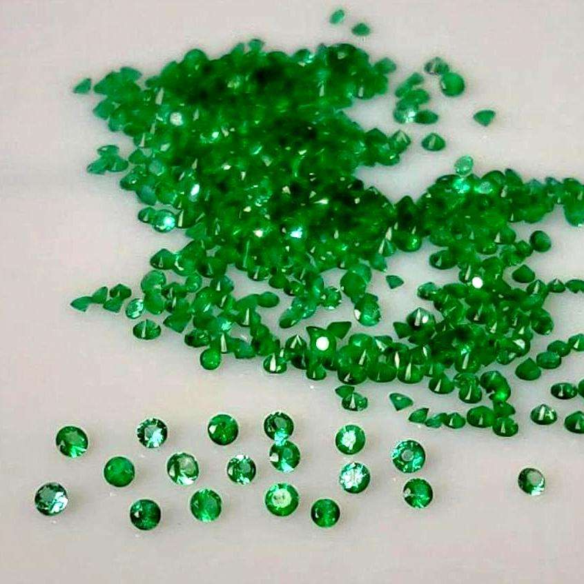 สีเขียว