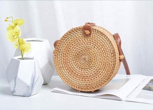 Glovimex Vente à Chaud Mini Sac Rond en Rotin de Bambou pour Femmes Mignon pour Street Walk Fabriqué au Vietnam - Product Image 6