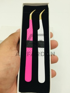 แหนบถอนขนตาสเตนเลสแบบโค้งเจสีทองสีชมพูพร้อมโลโก้ตามสั่ง - Product Image 4