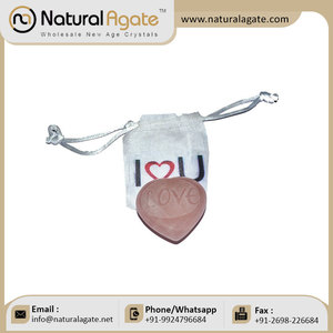 Corazón de Cuarzo Rosa con Grabado de Amor |   Piedras con Palabras Grabadas |   Piedras de Fe - Product Image 4