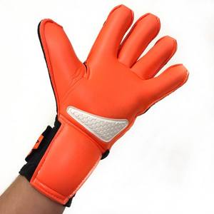 Diseño personalizado de calidad profesional Guantes de portero Tendencia caliente Material de látex alemán Ideas personalizadas - Product Image 4