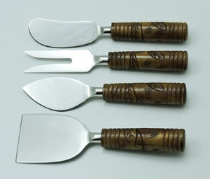 Vente directe d'usine meilleure vente de l'année, forme d'os, poignée en résine, gadgets à fromage en acier, ensemble de 4 Laser spatial de noël OEM - Product Image 2