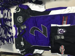 Uniforme de fútbol americano personalizado de alto rendimiento Opción en negrita Gráfico en tela fresca XL Tamaño Sharp Look ganador - Product Image 2