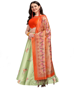 Designer indien exclusif coloré brodé travail manuel Lehenga Choli avec chemisier traditionnel personnalisé vêtements vêtement en gros - Product Image 5