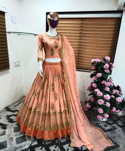 Nouvelle Collection Bollywood pour filles et femmes Party Wear Net Lehenga Choli avec chemisier vêtements traditionnels en gros Alphanumero - Product Image 5