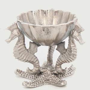 El último cuenco para servir en aluminio crudo Buena calidad caballo de mar dual en pez estrella Cuenco decorativo de aluminio a la venta de la India - Product Image 1