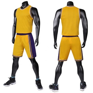 Uniforme de basket-ball personnalisé de haute qualité ensemble de gros respirant dans des tailles plus vêtements de basket-ball à sublimation - Product Image 1