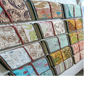 Carnets personnalisés en soie de sari recyclée brodée, format A5, reliure thermique et agrafée, écologiques, pour cadeaux - Product Image 3