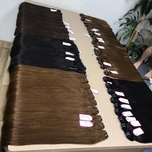 Mrs Top — tissage brésilien naturel, barrette, cheveux vierges crus et lisses, cuticules - Product Image 3