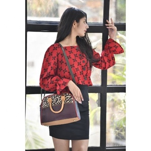 LW Fashion Sac messager fait main en cuir véritable pour femmes Vintage Luxury Designer Stitching Single Strap Portable for Spring - Product Image 1