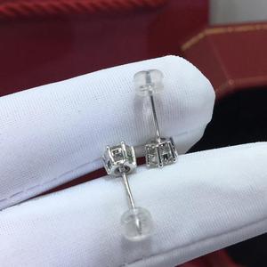 ต่างหูทองคำขาว18K สำหรับผู้หญิงต่างหูเพชรโมอิส5มม. สีขาวทรงกลมตัด - Product Image 3