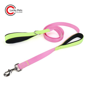Correas para mascotas personalizadas de nailon fluorescente de dos colores con doble ASA correa para perro con acolchado de neopreno - Product Image 2