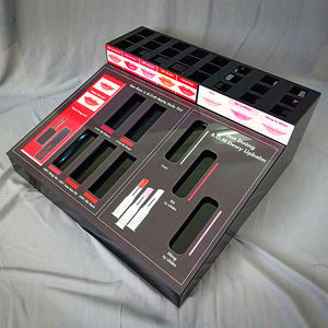 Vitrina de exhibición de cosméticos de diseño colorido - Product Image 1