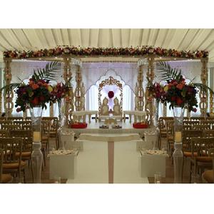 งานแต่งงานสไตล์ชนบทแบบอินเดีย แท่นไม้ทรงกลมสำหรับงานแต่งงาน แท่นไม้ทรงกลมที่งดงามสำหรับงานแต่งงานแบบอินเดียในแคนาดา - Product Image 1