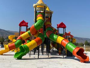 Área de juego al aire libre para niños, amigable con el medio ambiente, hecha de plástico fuerte pesado, anti UV, hecha en Turquía para uso en jardín al aire libre - Product Image 4