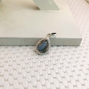 Venta al por mayor de colgantes y dijes finos de Plata de Ley 925 fabulosa piedra preciosa labradorita con diseño de Joyería de diamantes - Product Image 2