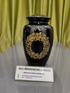 Urna Funeraria Clásica Negra Pintada a Mano de Aluminio Estilo Americano para Adultos de Brassworld India - Product Image 4