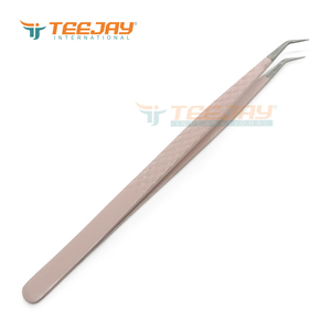 Pince à épiler de précision TEEJAY 10 mm, à angle de 45 degrés, pointe de 7 mm, rose poudré, en acier inoxydable, avec revêtement en poudre, pour isolation et volume, avec poignée diamantée - Product Image 2