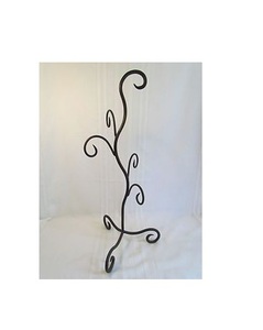 Fournisseurs en gros de porte-bijoux en métal au design attrayant présentoir à bijoux en métal noir sculpté à la main porte-bijoux - Product Image 6