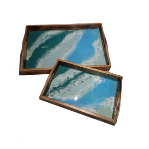 Vente en gros de plateau de service rond en résine époxy rivière et bois d'acacia ustensiles de cuisine pour hôtels et restaurants effet plage par Quality Handicrafts - Product Image 4