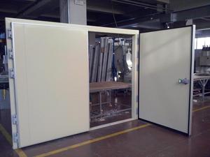 Puerta de Cámara Frigorífica de Doble Hoja Tipo Batiente con Aislamiento Térmico, Diseño Moderno, Construcción de Plástico y Acero para Almacén - Product Image 2