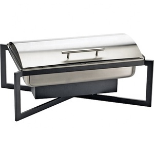 Recipiente rectangular de acero inoxidable para calentar alimentos con marco negro para exhibiciones de buffet, con control de temperatura eléctrico. - Product Image 1