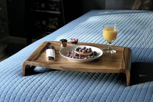Bandeja de servir de madera con asa y acabado pulido para uso doméstico - Product Image 3