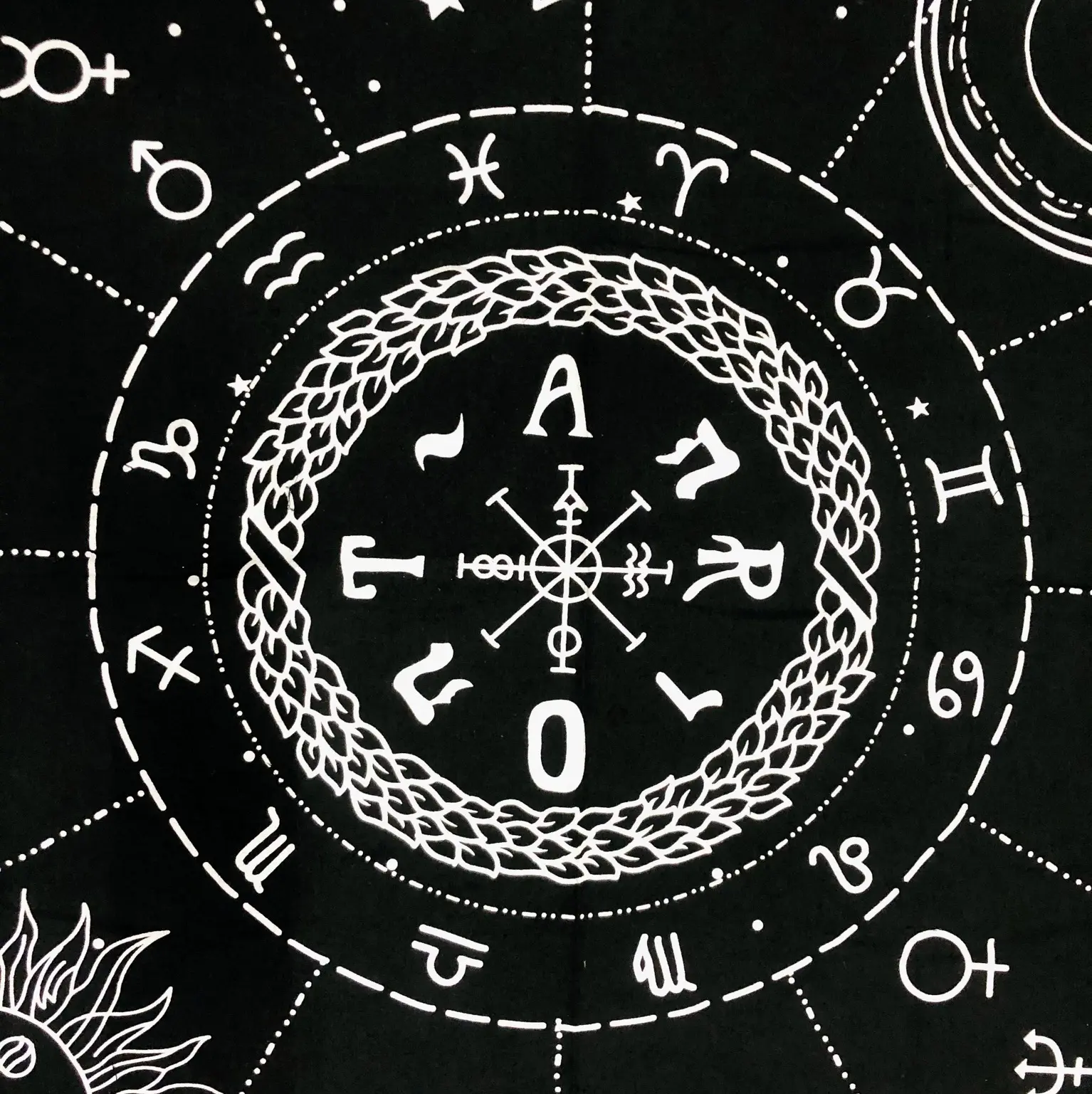 Nappe européenne or et noir, décor de Table avec 12 constellations, étoile, lune, l'univers, sorcellerie