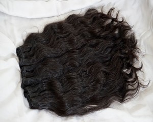 Cheveux vierges indiens ondulés bouclés, cuticules alignées, noir naturel, Tyagi Exports, Andhra Pradesh, non-Remy, double trame, simple. - Product Image 2