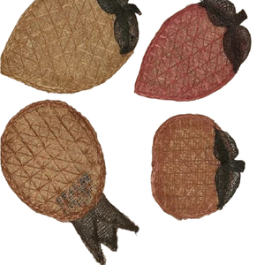 Sous-verre en rotin en forme de fruit, rotin naturel avec finition verte et brune, parfait pour les accessoires de table de maison charmants - Product Image 1