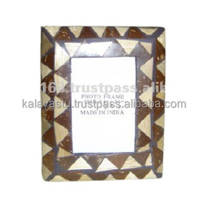 Elegante Marco de Fotos de Resina de Hueso de Cuerno y Madera de Kalavastu, Modelo PF6024 - Product Image 5