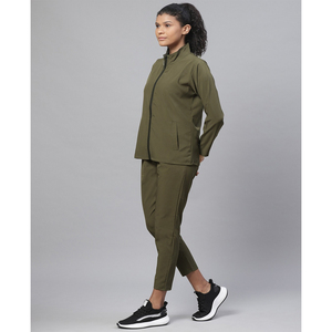 Nuevo Conjunto Deportivo de Invierno para Mujer, Talla Grande, con Logotipo Personalizado, Top Corto con Capucha y Pantalones Deportivos, 2 Piezas - Product Image 2