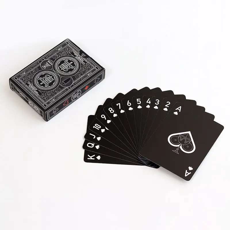 Logo all'ingrosso Eco Friendly giochi da casinò carta personalizzata carte da gioco nere dimensioni Poker