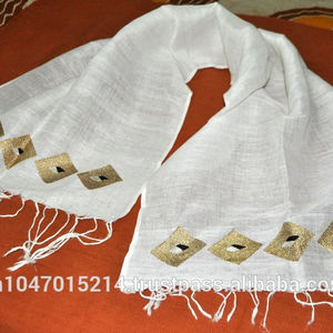 Écharpe de luxe en lin et coton tissé à la main motif imprimé et brodé - Product Image 1