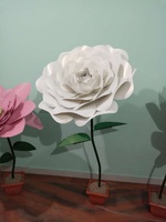 Fleurs en papier découpées en plusieurs couleurs pour l'art et l'artisanat, l'artisanat pour enfants, le scrapbooking