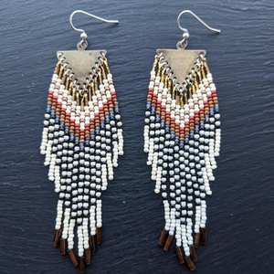 ต่างหูลูกปัดพื้นเมืองทำด้วยมืออย่างสวยงาม - Product Image 1