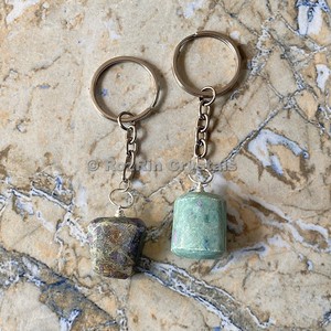LLavero de piedra caída de rubí Fuchsite, de buena calidad, en venta - Product Image 1