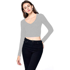 Sudadera con capucha roja personalizable al por mayor para mujer, ropa informal de Otoño de lana de algodón y poliéster para gimnasio con logotipo frontal - Product Image 1