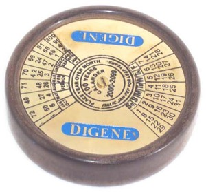 Calendrier perpétuel à Base en laiton, Design idéal pour les décorations de table, les Accents festifs pour la maison - Product Image 6