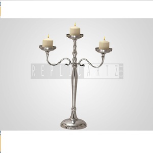 Support à bougies décoratif en aluminium à 3 bras pour bougies chauffe-plat, idéal pour la décoration de Noël, la décoration intérieure et comme centre de table - Product Image 1
