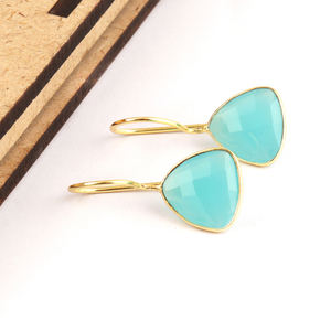 Trillion cut dangle earring Checker cut Aqua Calcedonia bisel ajuste oreja gancho pendiente Latón chapado en oro macizo estilo elegante gotas - Product Image 5